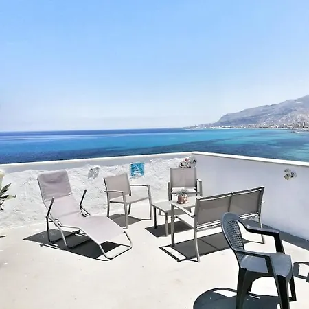 Apartment The Blue Coast House Momenti Sospesi Di Poesia....